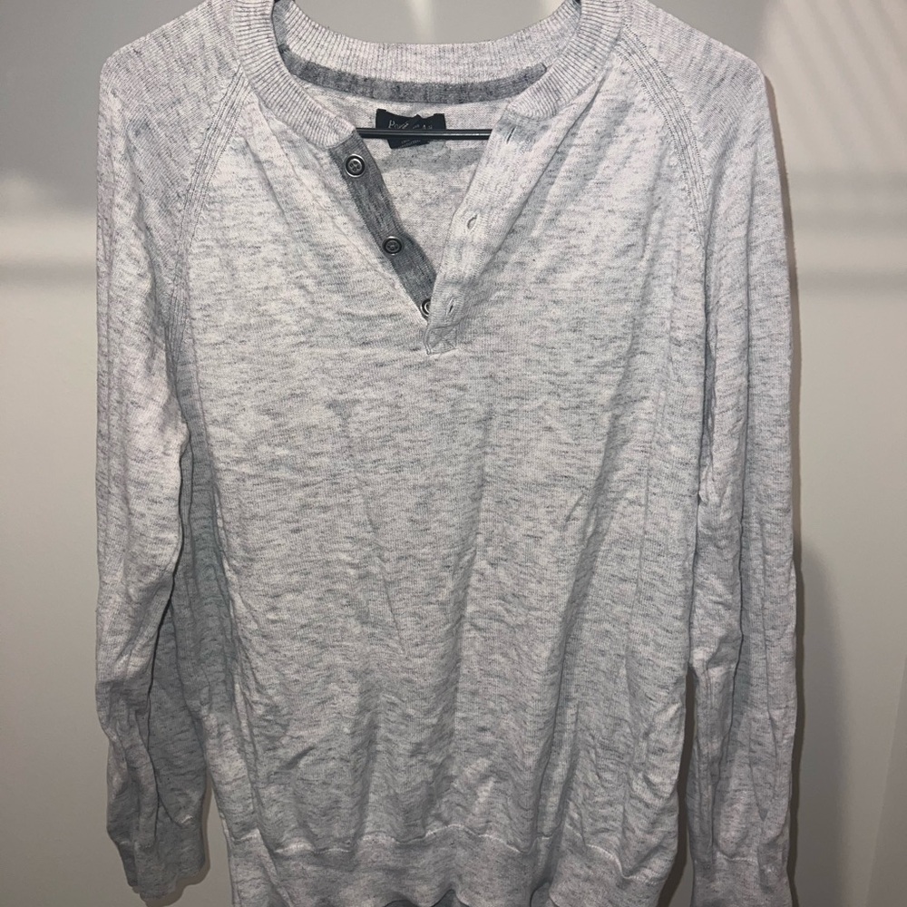 Porter+Ash Gray Feather Gray Unisex Long Sleeve Shirt 100% Cotton